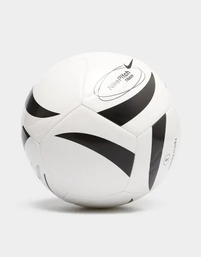 Nike Labda Pitch Train