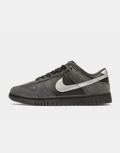 Nike  Dunk Low 